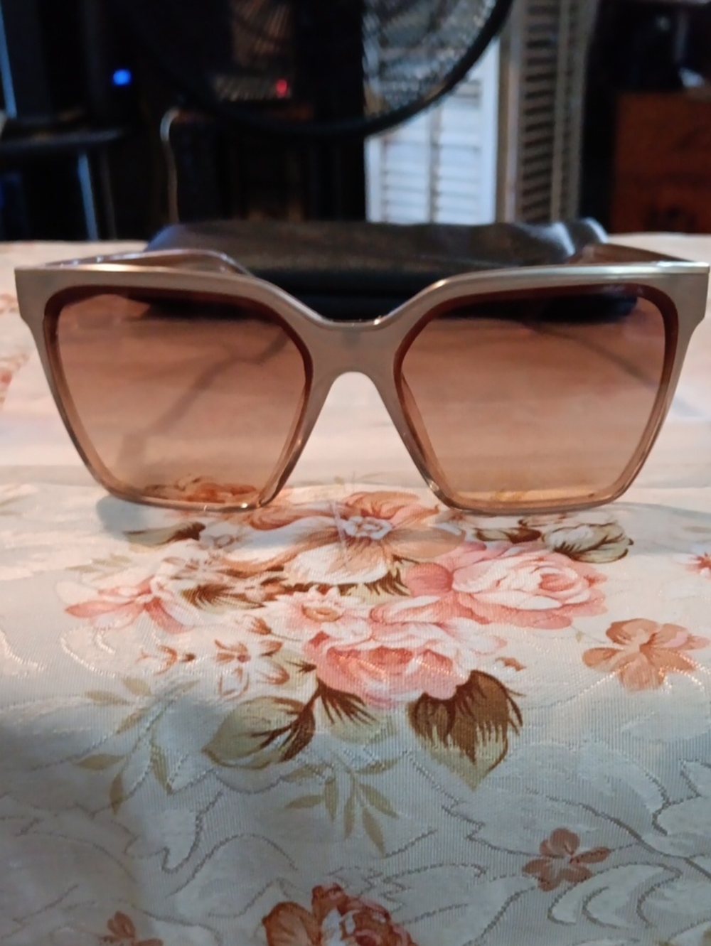 Quay Australia Level Up Sunglasses - Champagne Frame with Brown Lenses